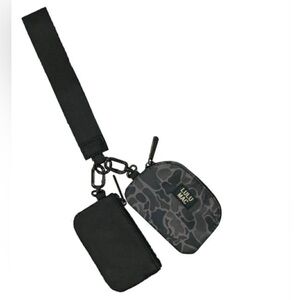 🦩LULU MAC CAMO WRISTLET